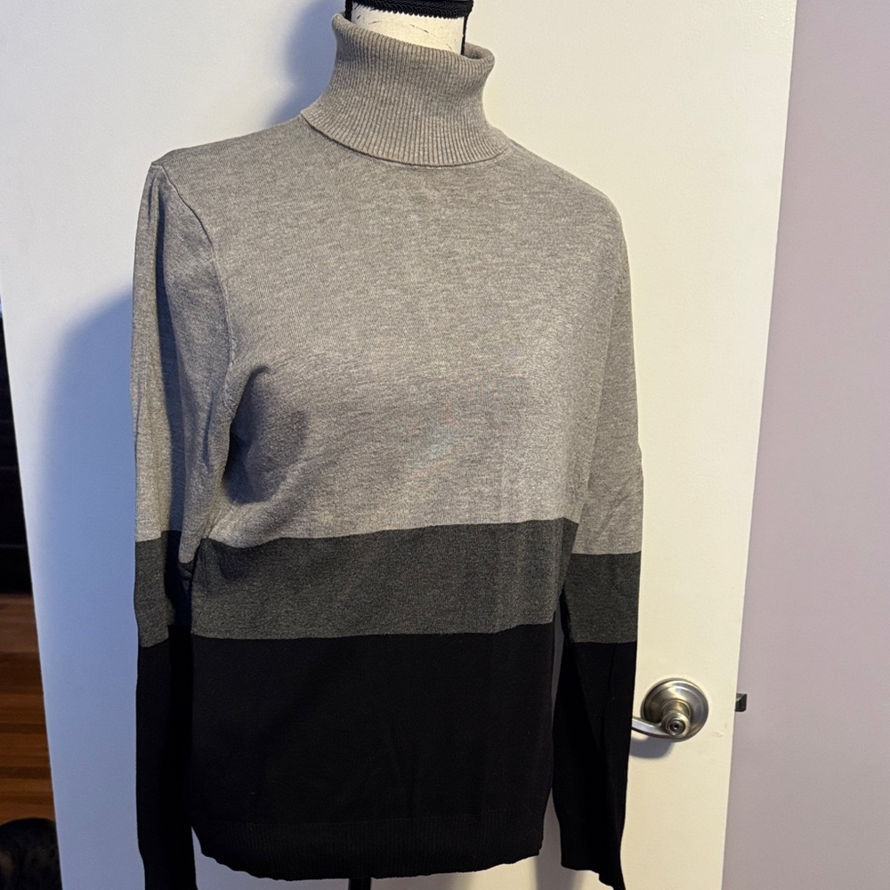 Calvin Klein Gray and Black Colorblock Turtleneck Sweater size xl